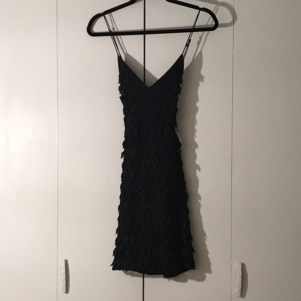 Appliqué Criss Cross Back Dress - Picture 3 of 4